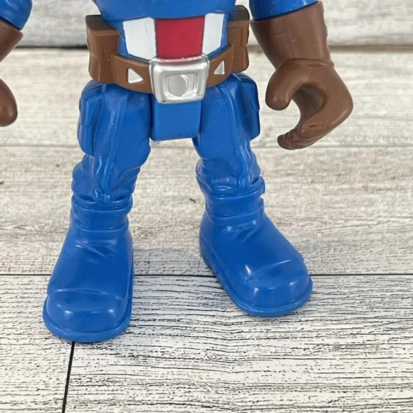 Playskool Heroes Marvel Super Hero Adventures Mega Mighties Captain America 5” - Picture 4 of 9
